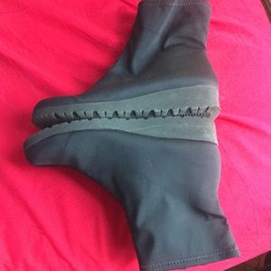 fabric , super comfy boots